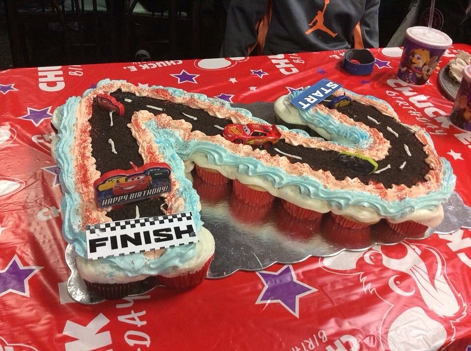 Cupcake Pull-a-Part Cake